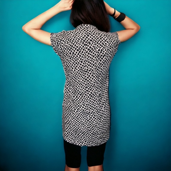 BANANA REPUBLIC MOD Mini Dress Tunic Black Ivory Graphic Print Pockets Sz 10 - Picture 3 of 5